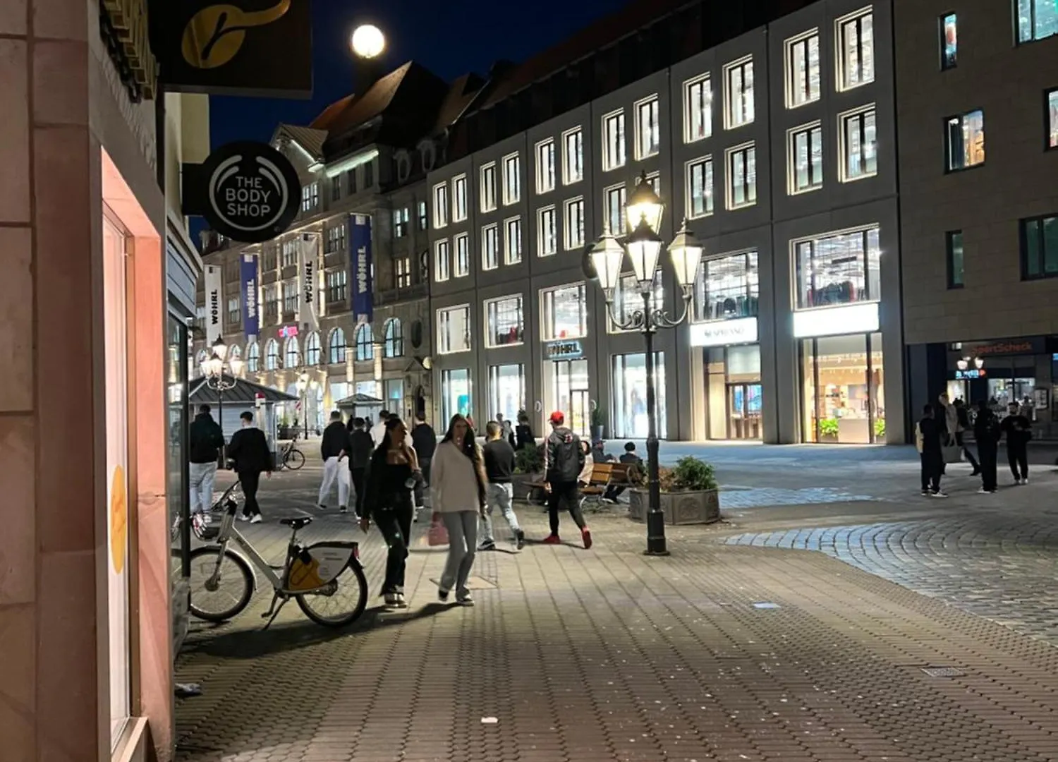 Homestay Sahara Hosting Apartments Nuernberg City Room 1 Germany
